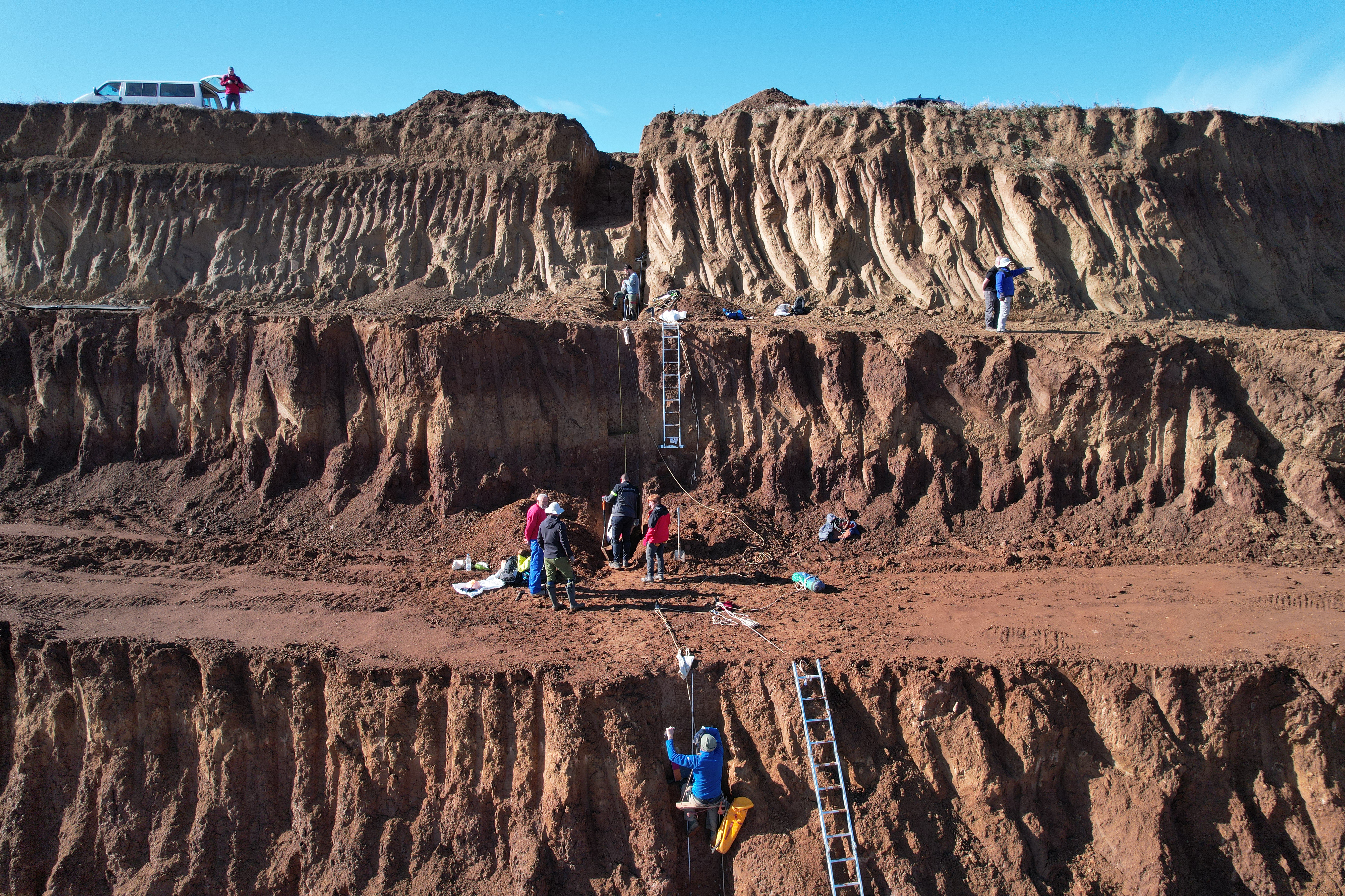 Joint sampling in Kolobar quarry 2025